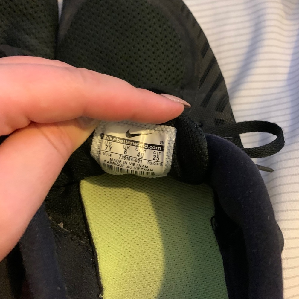 Nike tennis shoes